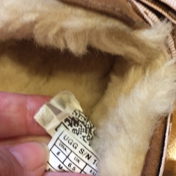 UGG Slippers - Picture 8 of 9